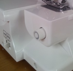 Slide of machine cutting width and knife