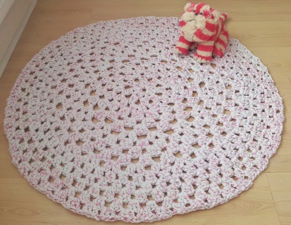 Finished Hooplayarn Grannt Dolly Rag Rug