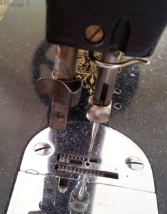 Pressure Foot Bar before cleaning