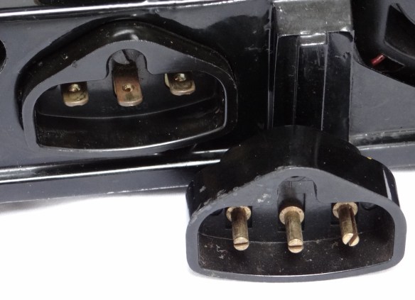 Round and Flat 3 Pin Connectors on Featherweights
