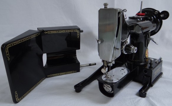 Featherweight 222K with detachable bed removed