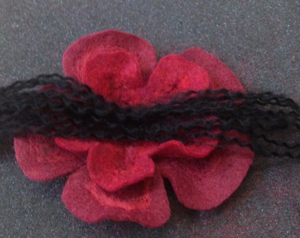 laying yarn for stamens