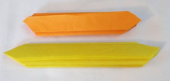 paper daffodil making the stitch sharer