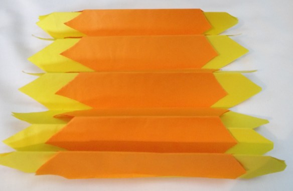 paper daffodil making the stitch sharer